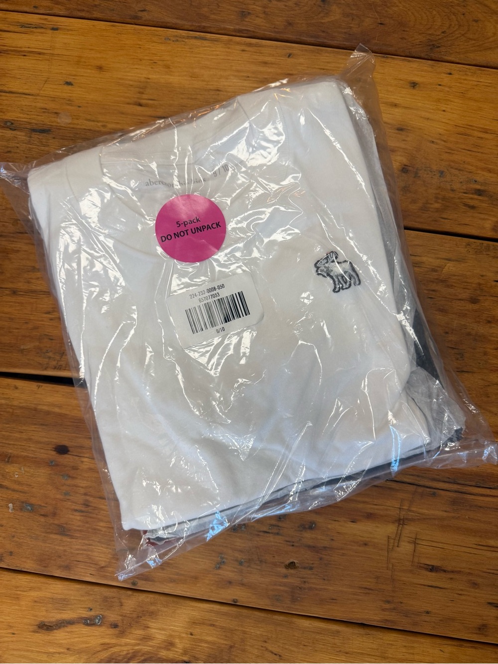 Abercrombie Kids 5-pack essentials tees. Multi color, size 9/10, NWT. - Picture 2 of 2